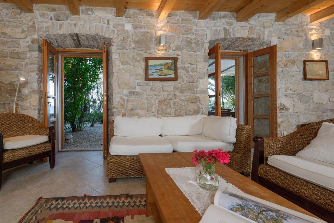 Luxury Beachfront Villa Mare With Private Pool At The Beach Orebic - Peljesac المظهر الخارجي الصورة