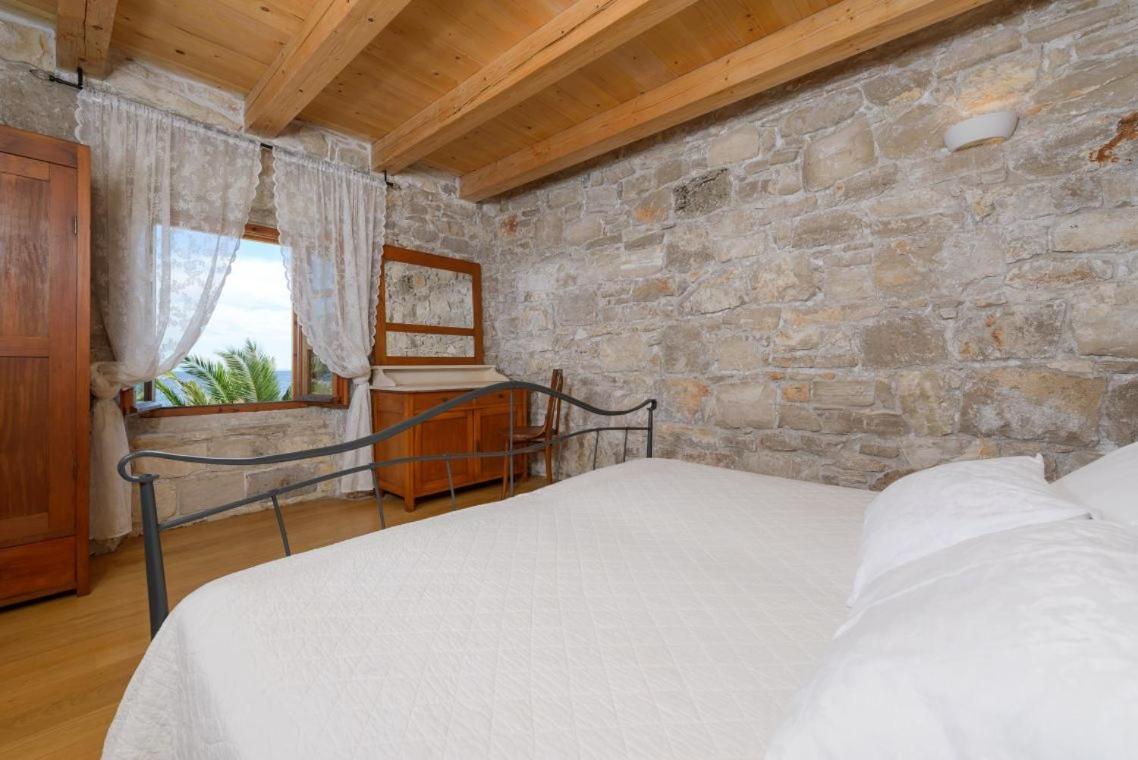 Luxury Beachfront Villa Mare With Private Pool At The Beach Orebic - Peljesac المظهر الخارجي الصورة